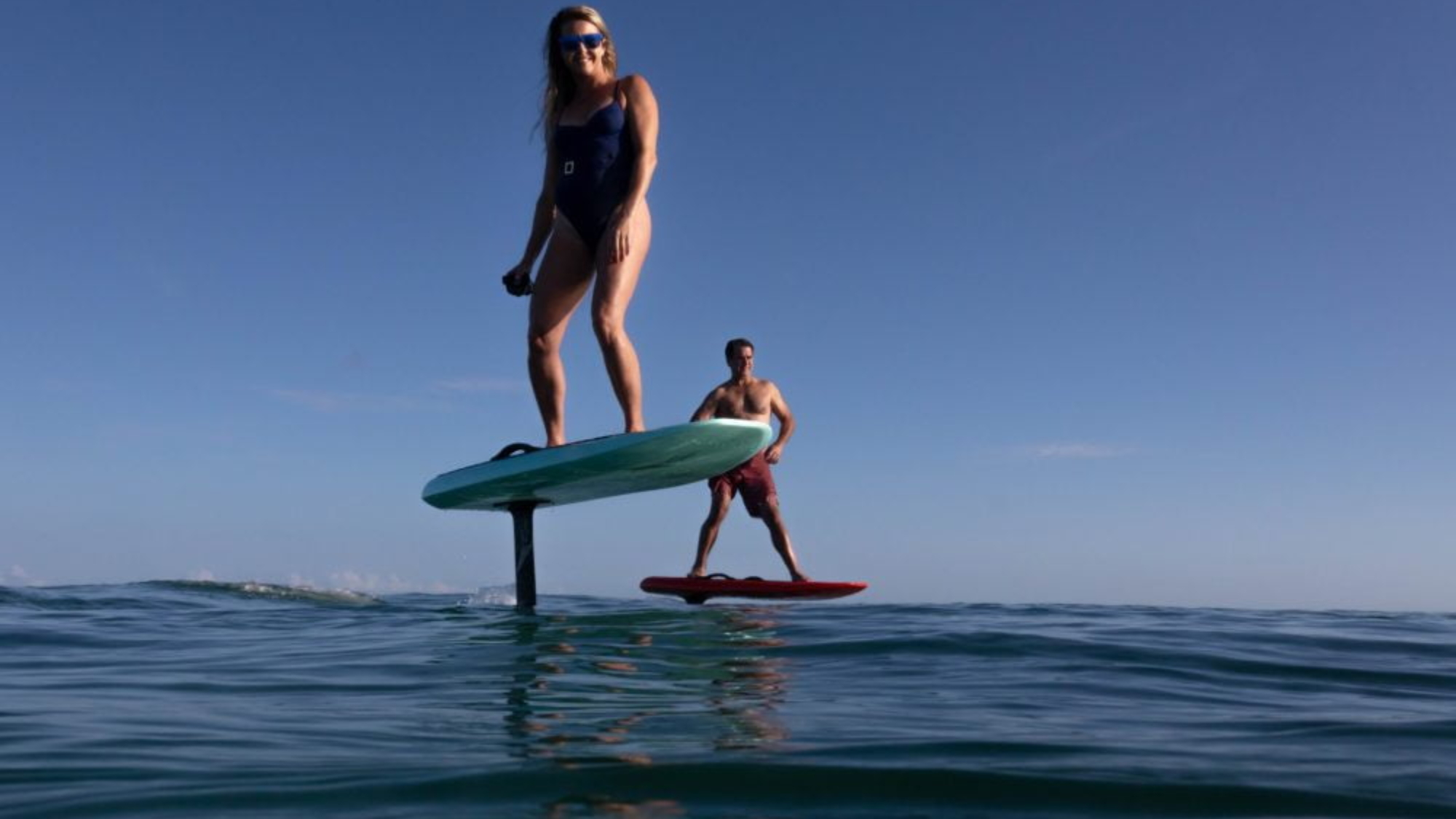 Couple on eFoils